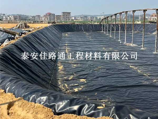 影响防渗土工膜使用效果的关键因素：简明解析