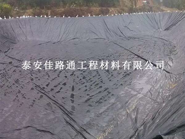 沼气池黑膜施工季节需求全解析