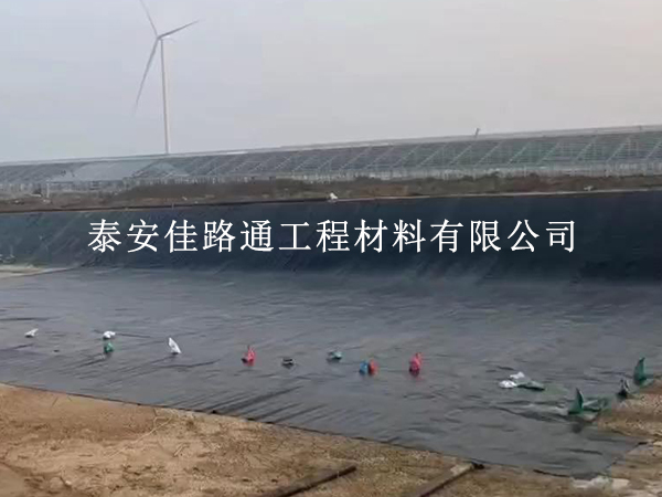 沼气池黑膜质量选择:守护绿色能源的关键一步 沼气池黑膜质量选择:守护绿色能源的关键一步