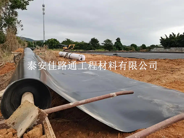 沼气池黑膜施工规范:标准化操作与质量管控 沼气池黑膜施工规范:标准化操作与质量管控