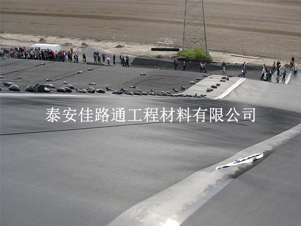 沼气池黑膜施工效果有保障？6 个关键技巧筑牢防渗屏障