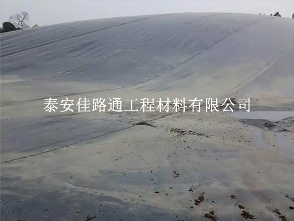 拒绝“脆裂”隐患：全面提升养殖防渗膜抗开裂能力的实战技巧